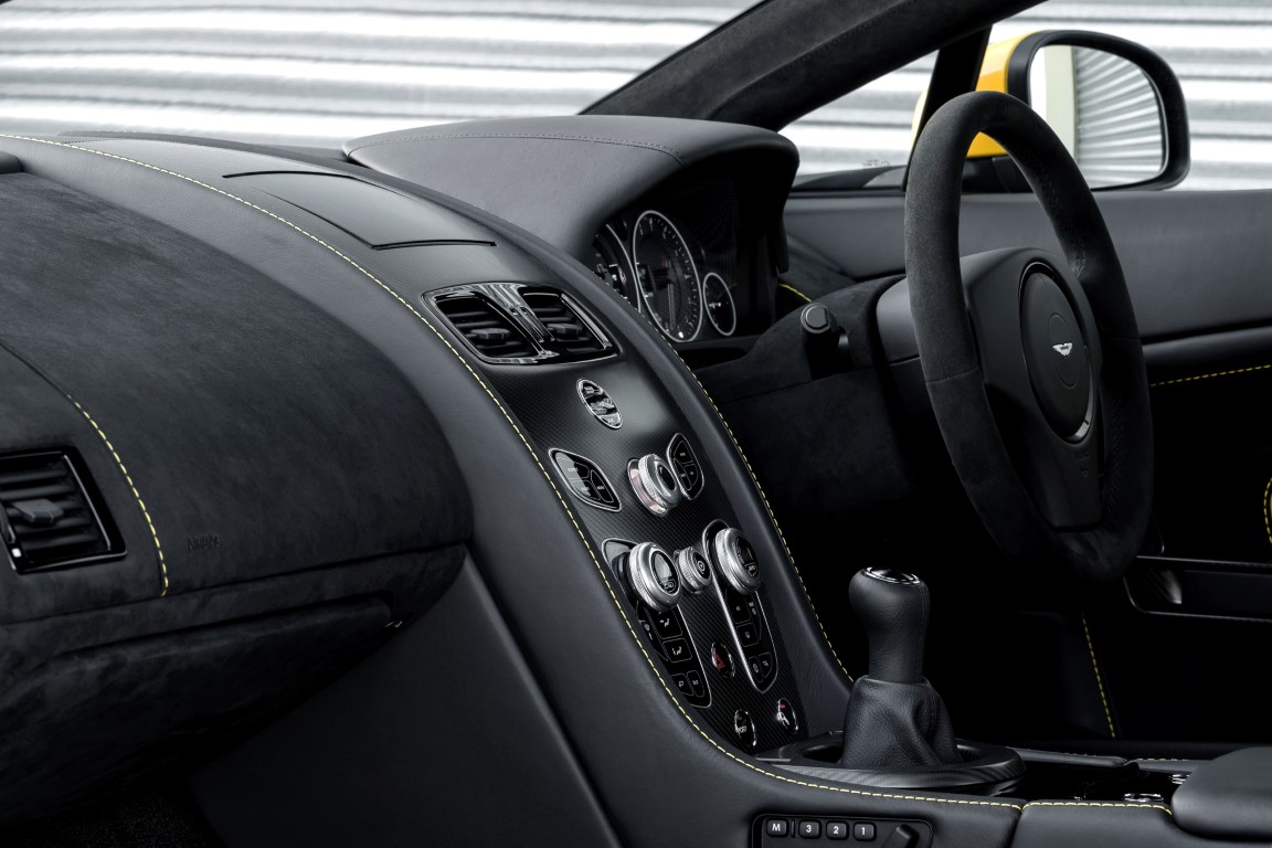 Aston Martin Vantage V12 Sport Plus Pack (Automatic)